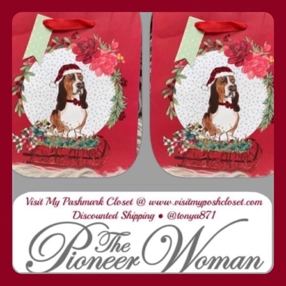 🦋 New Pioneer Woman Charlie Christmas Mini Gift Bags, Qty 2 - Picture 1 of 7